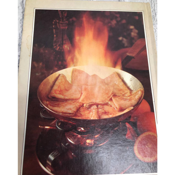 Better Homes and Gardens 1977 edition Crepes Cook book - Picture 2 of 8